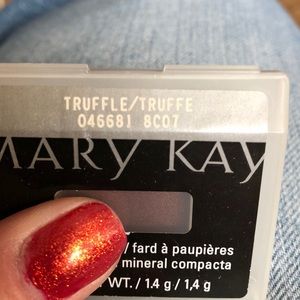 Mary Kay Truffle mineral eye shadow single